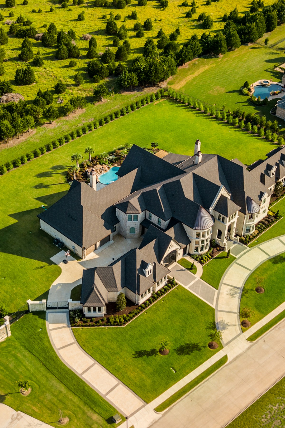 Case Study: How Drone Video Added 30% More Listings for This Photographer
