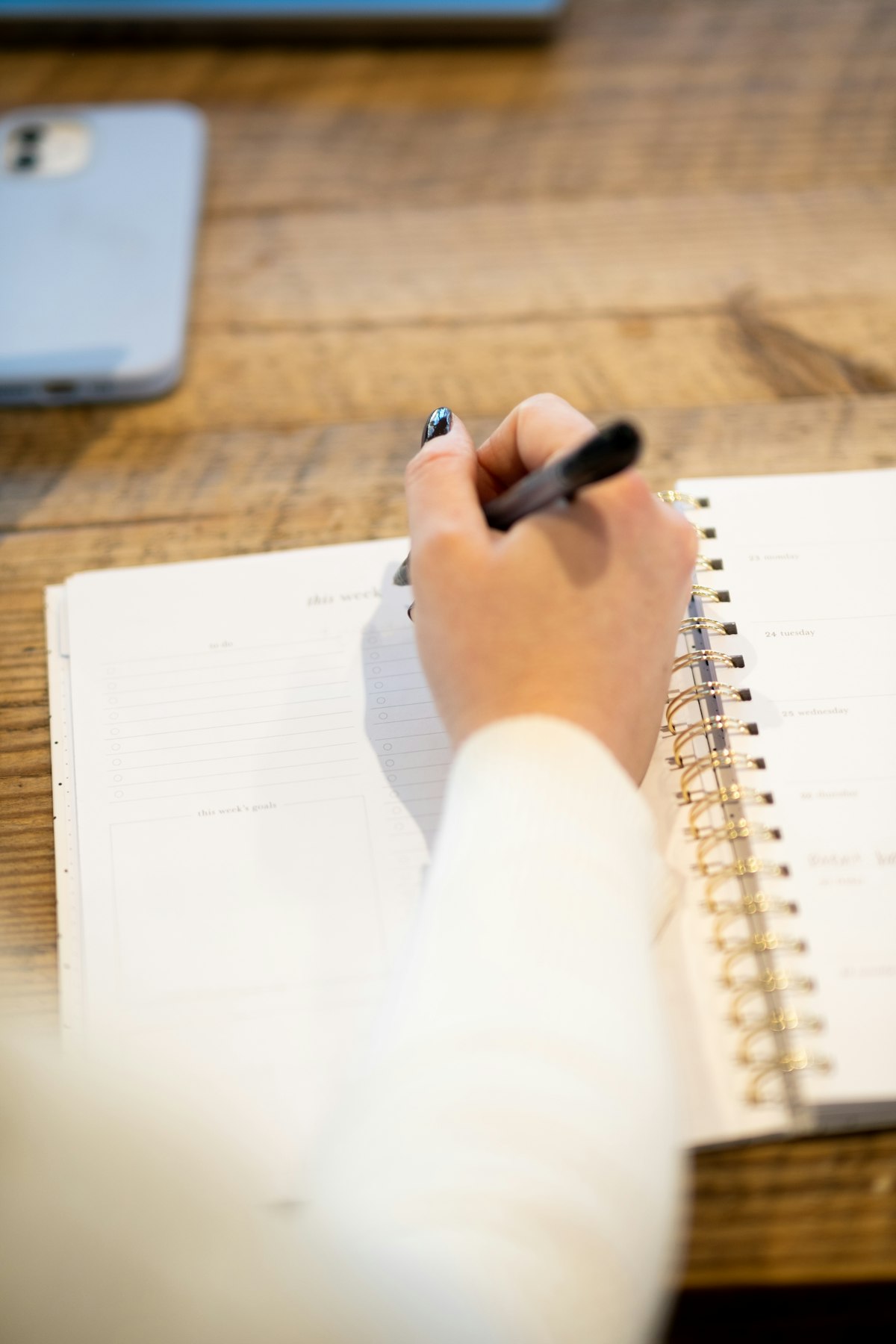 How to Write a Real Estate Listing Description (With 25 Examples)